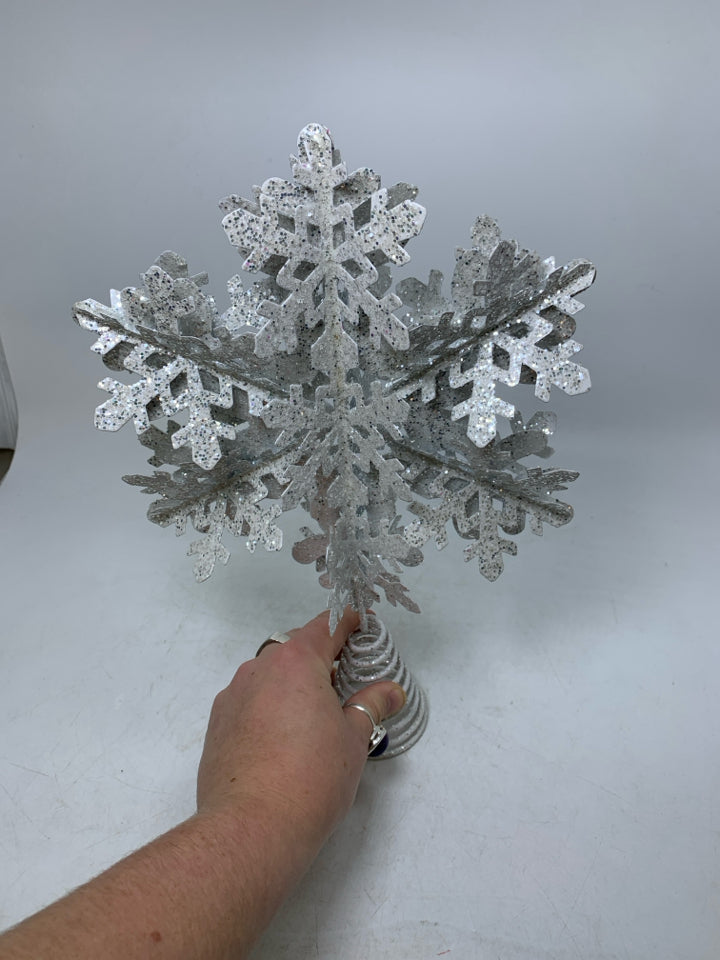 WHITE SPARKLE METAL SNOWFLAKE TREE TOPPER.