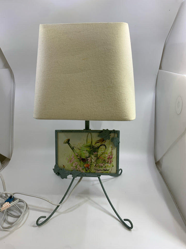 GREEN LEAF METAL GARDEN LAMP W/CANVAS SHADE.