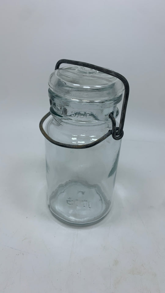 VTG CLEAR GLASS JAR W/FLIP LOCKING LID.