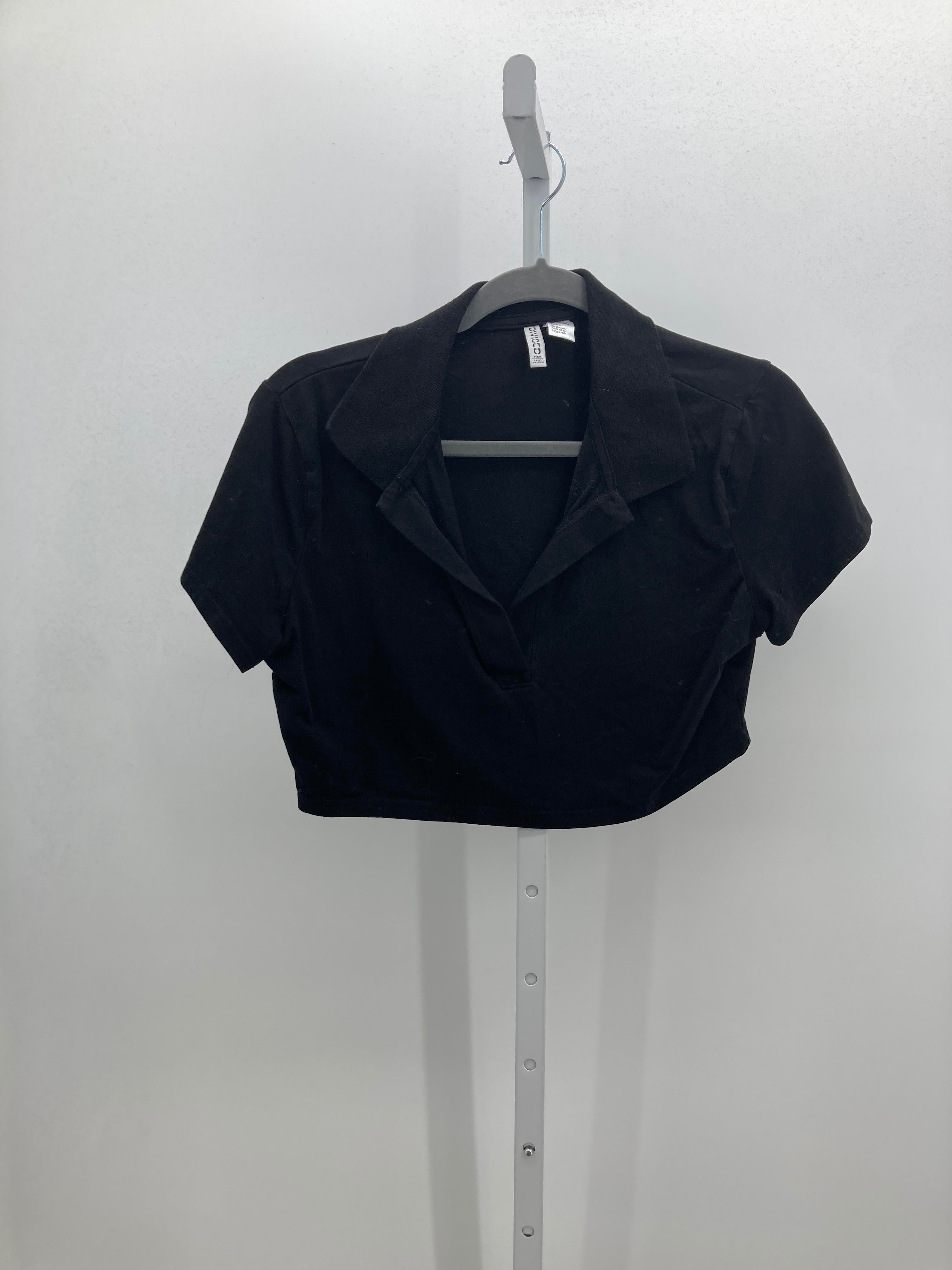 Divided Size Large Juniors Short Sleeve Shirt