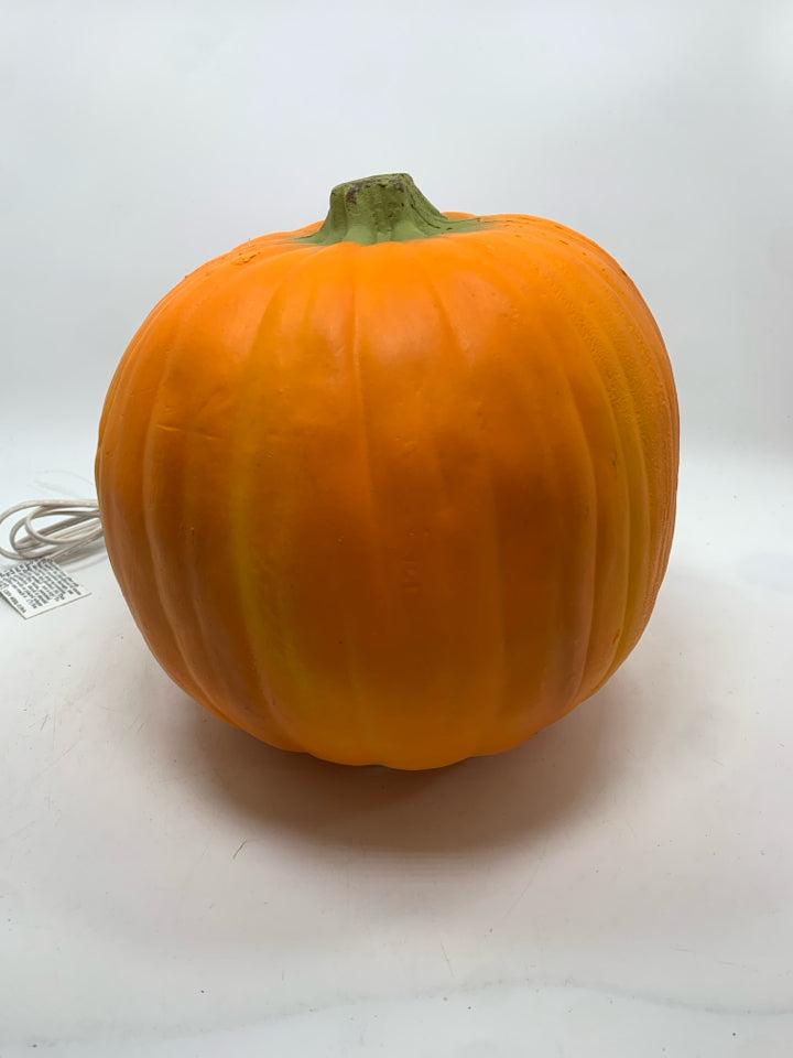 CUTOUT PUMPKIN LIGHT.