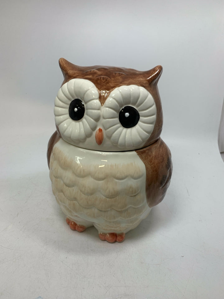 CERAMIC OWL COOKIE JAR.