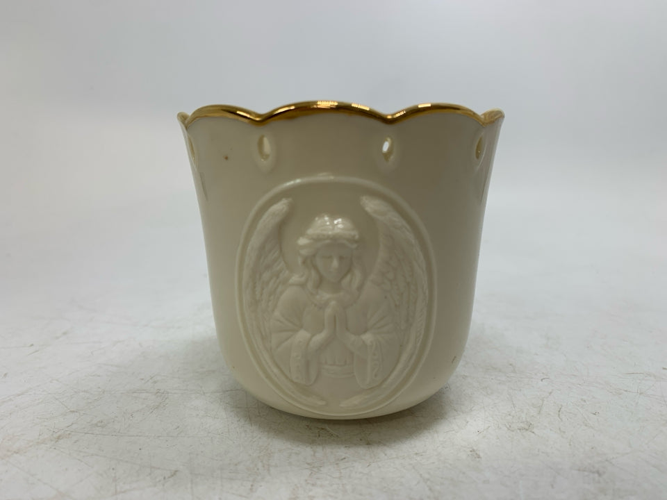 EMBOSSED ANGEL PRAYING W/ SCALLOP EDGE.