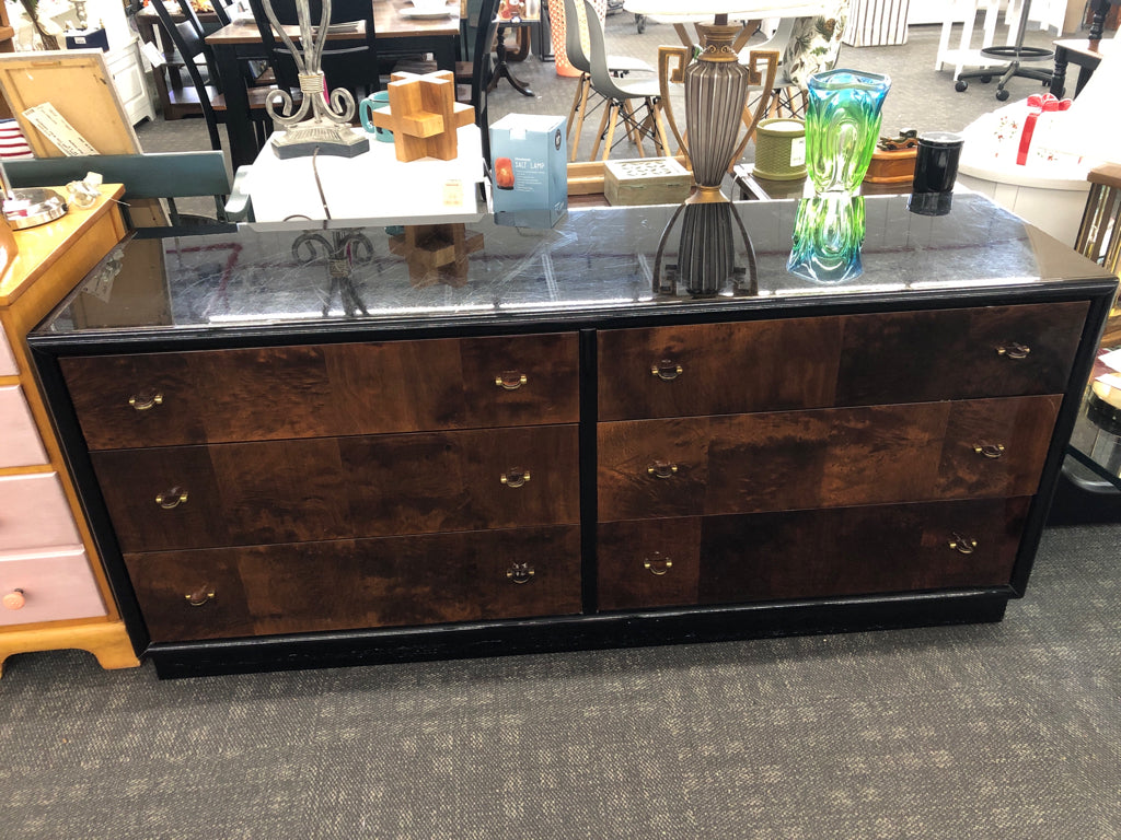 VTG BLACK W/BROWN BURLWOOD DRESSER W/ 6 DRAWERS.