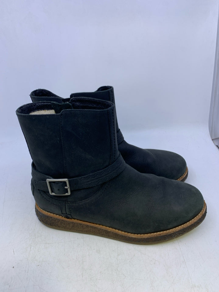 UGG L Shoe Size 8 Boots