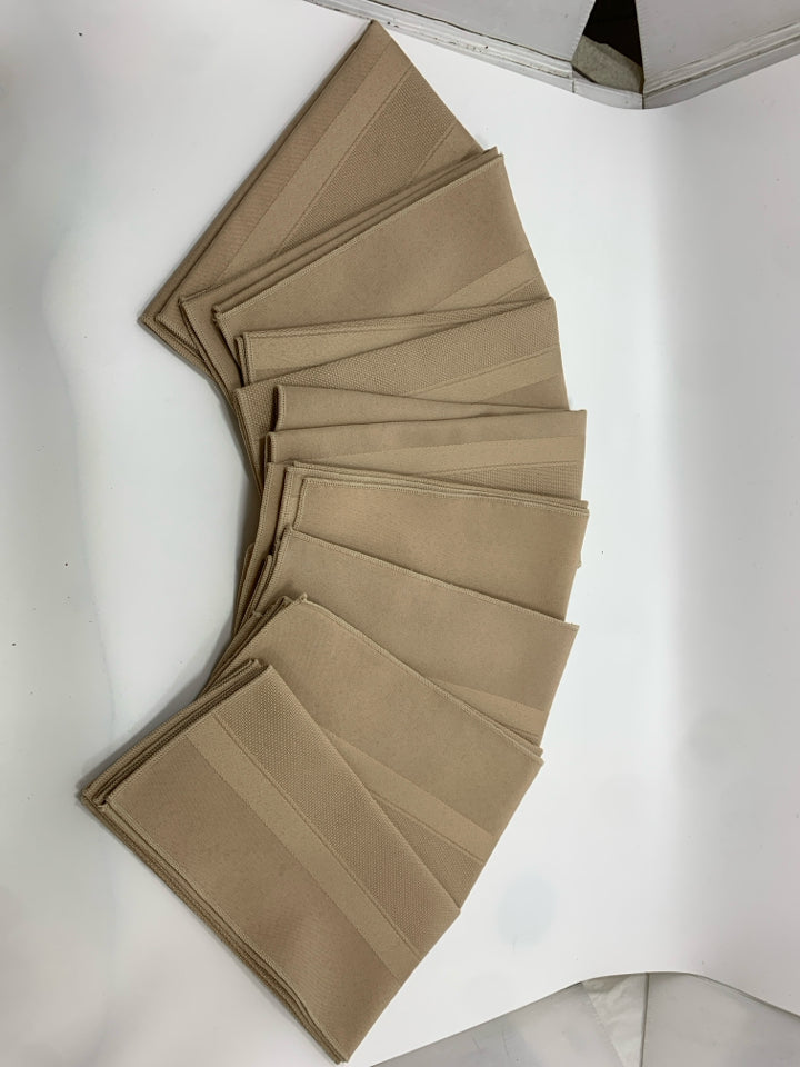 8 BEIGE DINNER NAPKINS.