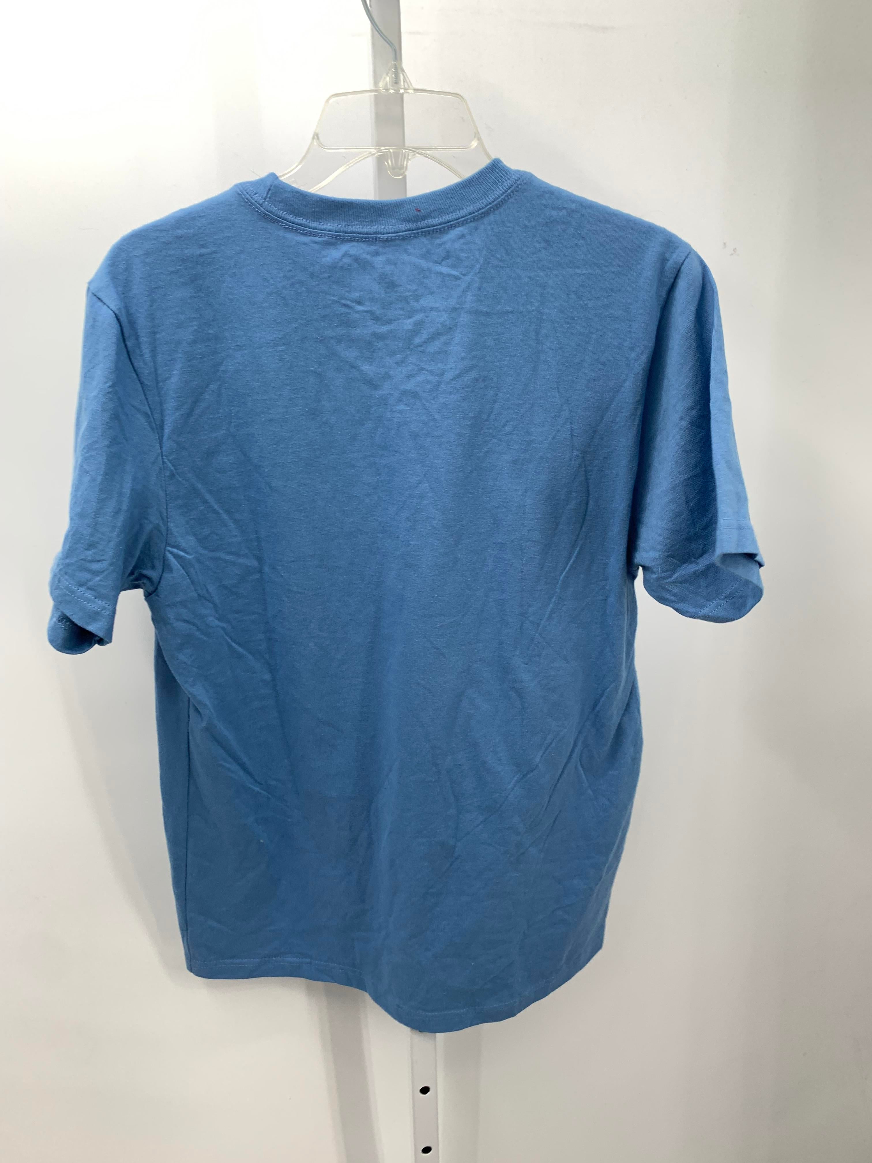 Disney Size Medium Juniors Short Sleeve Shirt