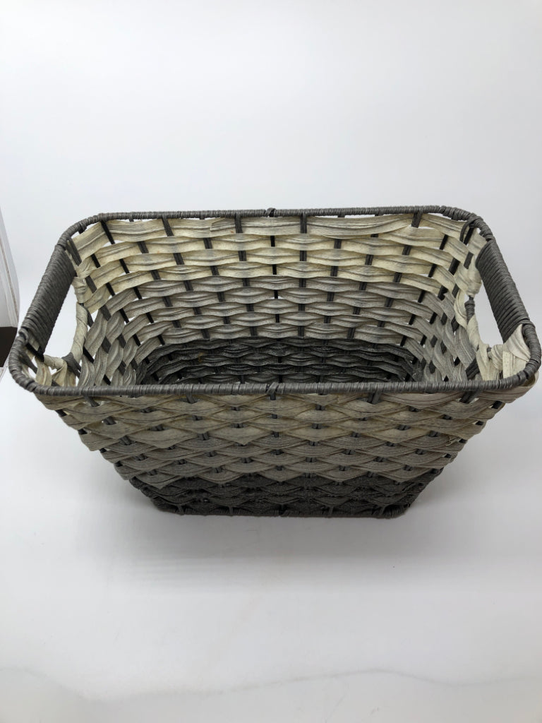 GRAY GRADIENT WOVEN BASKET.