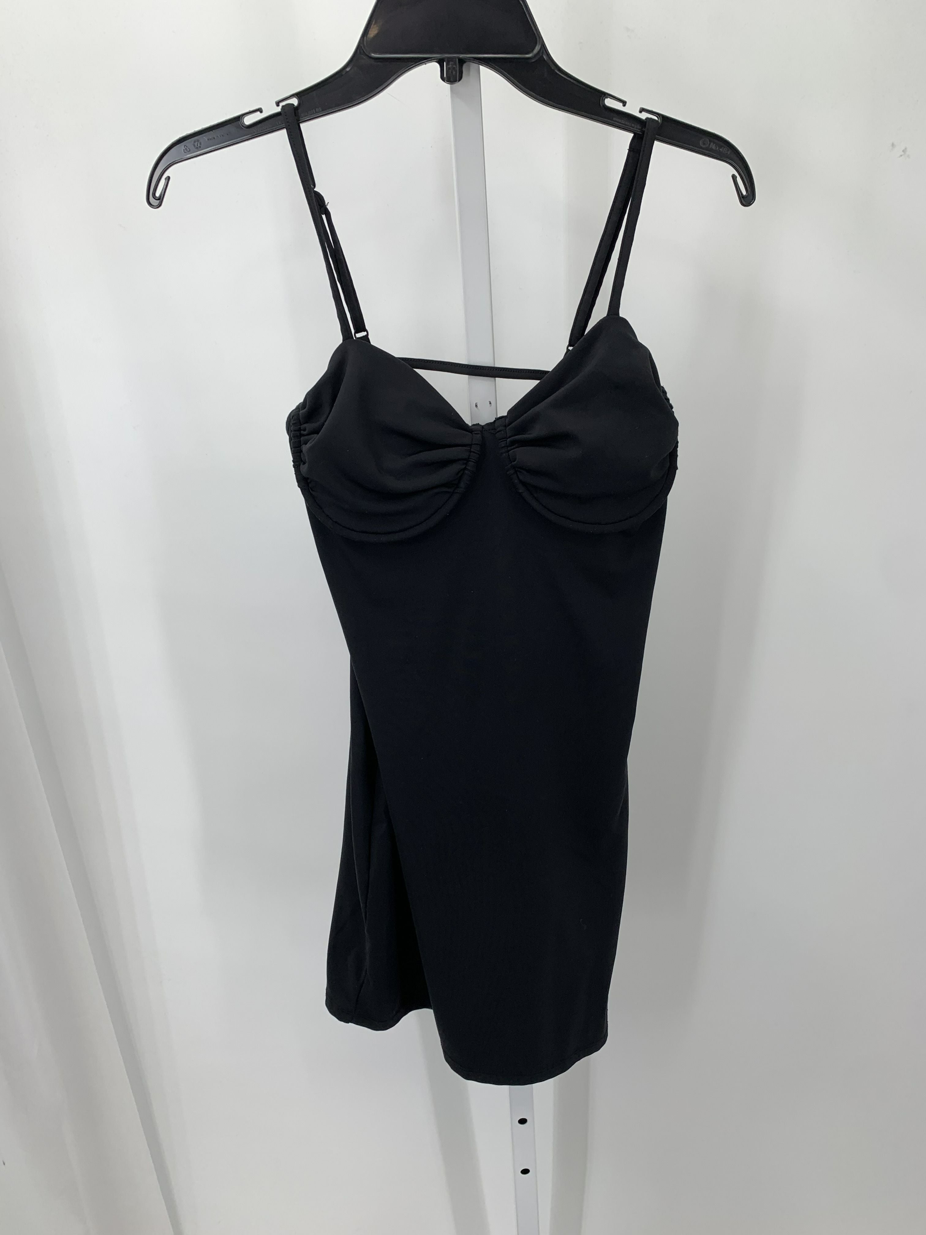 Divided Size Medium Juniors Sleeveless Dress