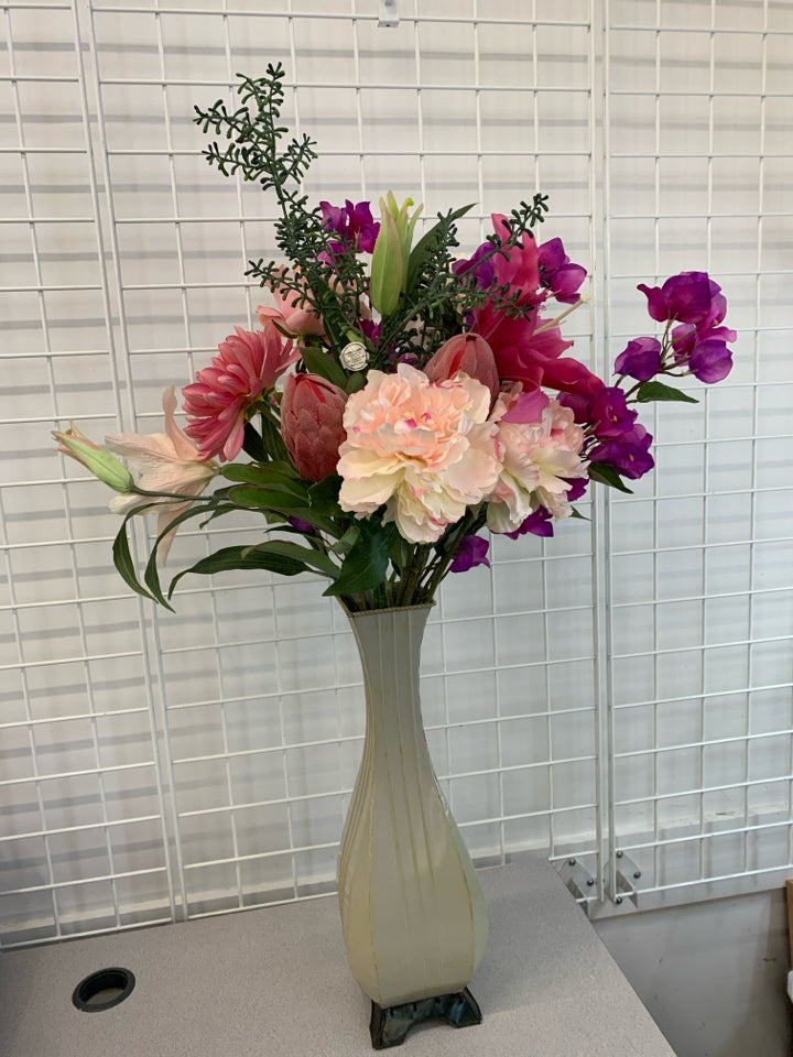 LG FLORALS IN GRAY TIN VASE.