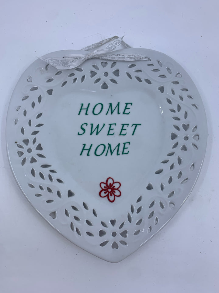 WHITE HOME SWEET HOME HEART DECOR.