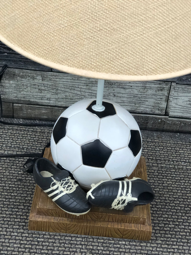 SOCCER THEME LAMP W/TAN SHADE.