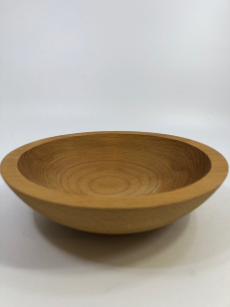 WOOD CARVED BOWL.