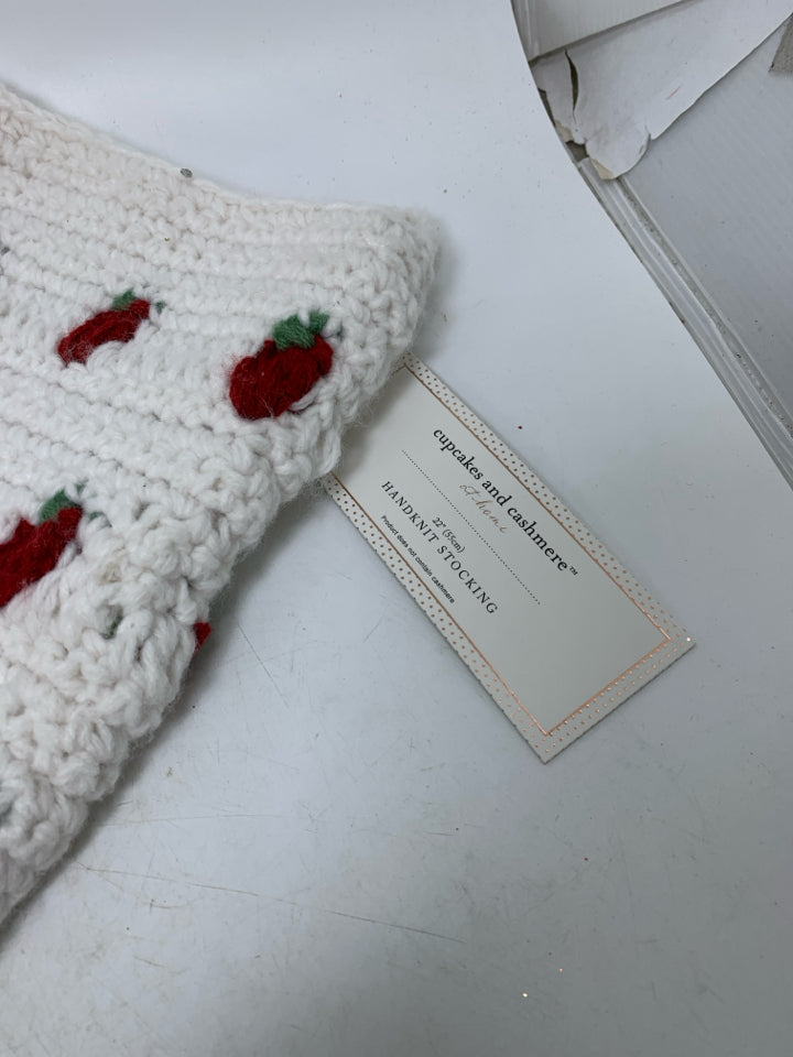 NWT WHITE KNIT W/ STRAWBERRIES STOCKING CUPCAKES AND CASHMERE.