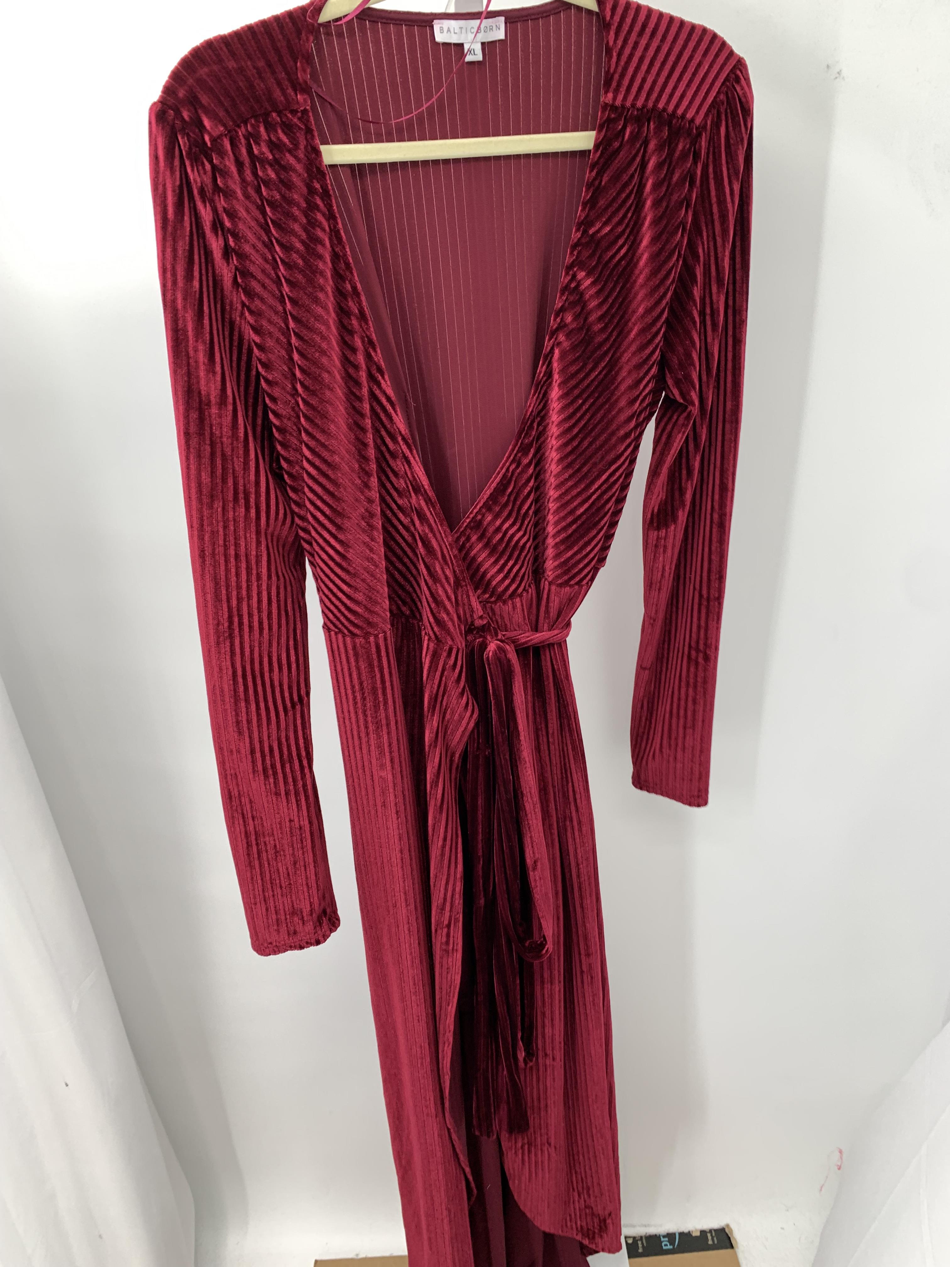 Size Extra Large Misses Long Sleeve Dress
