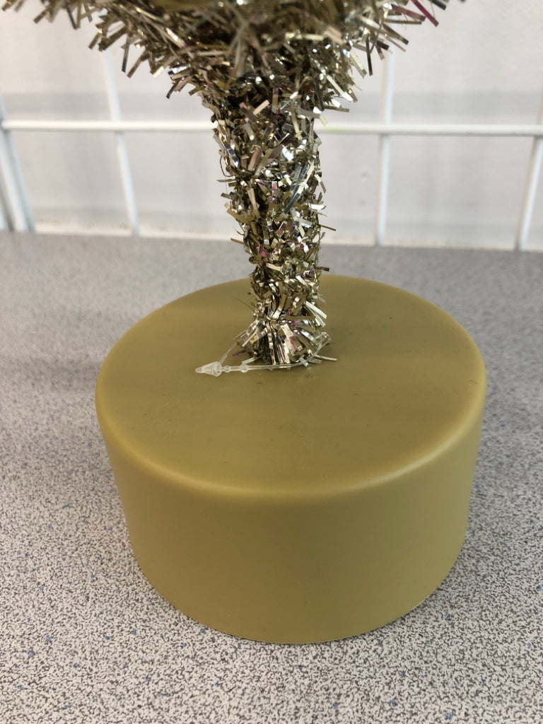 GOLD TINSEL TREE.