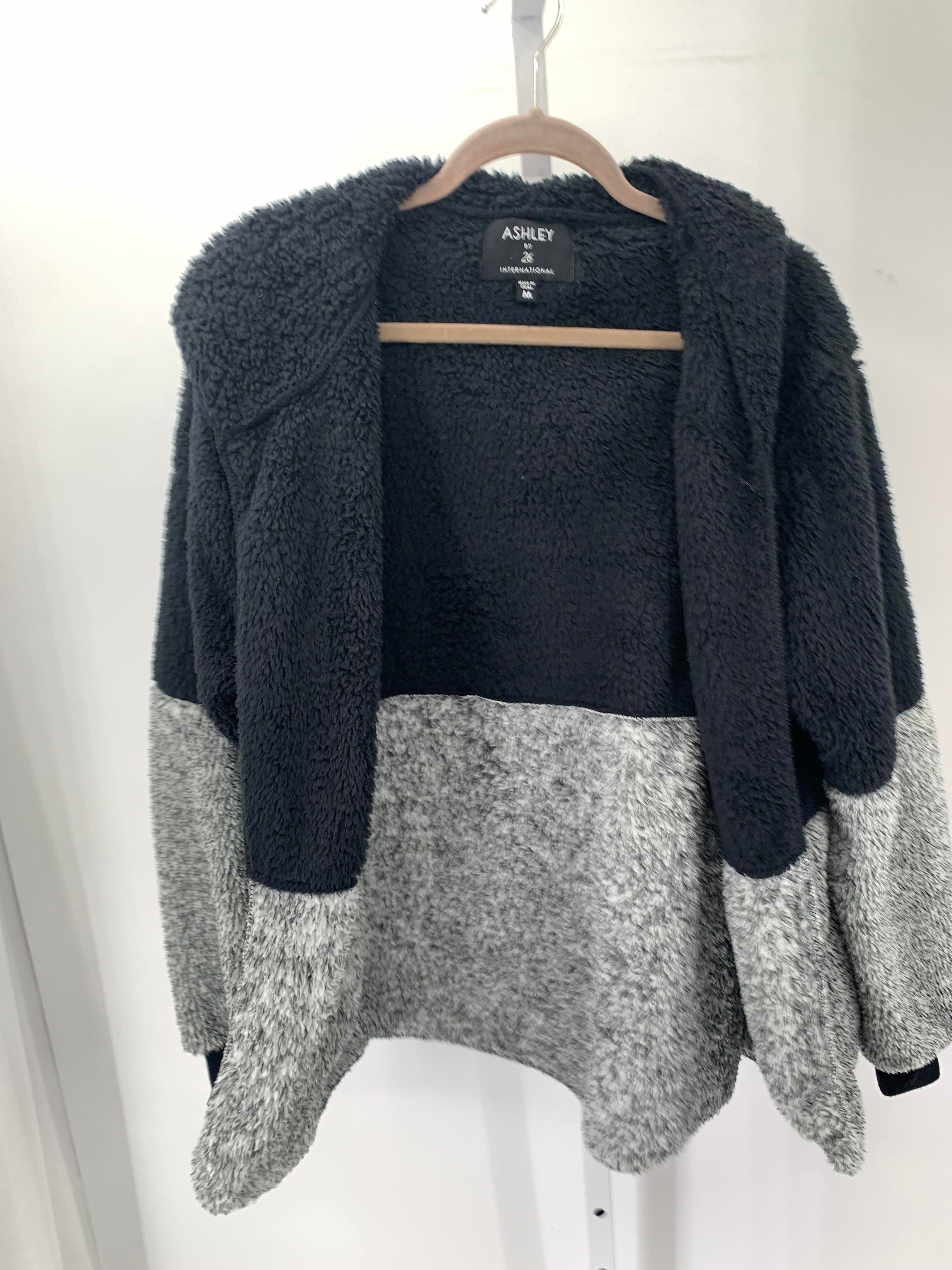 Ashley Size Medium Juniors Fleece