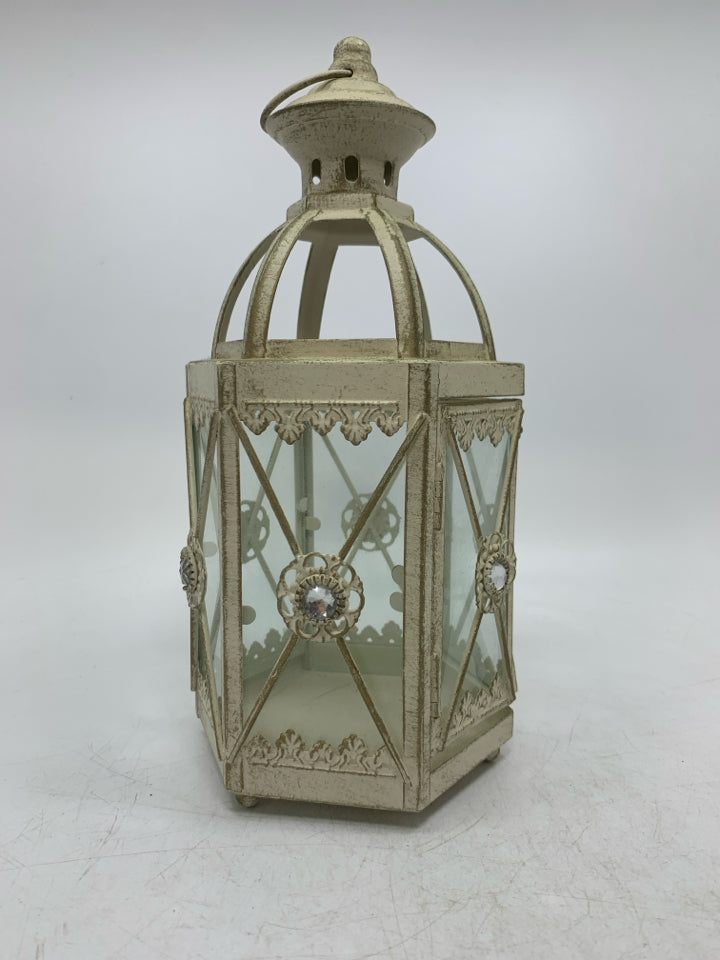 DISTRESSED CANDLE LANTERN.