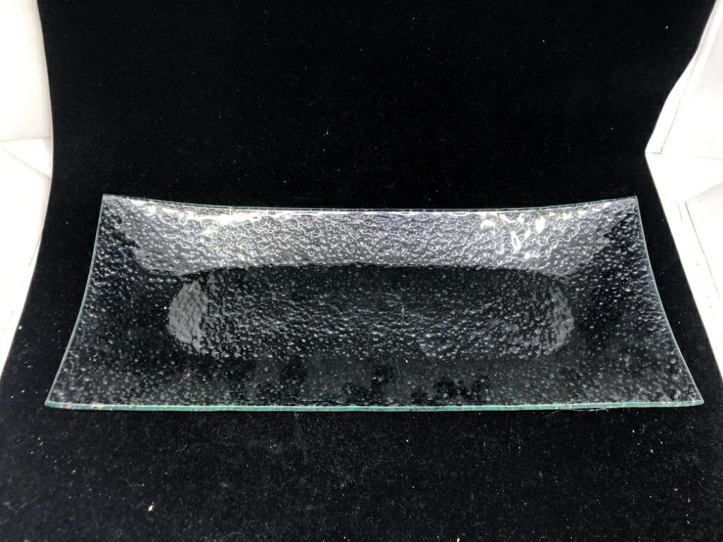 RECTANGLE BUBBLE GLASS TRAY.