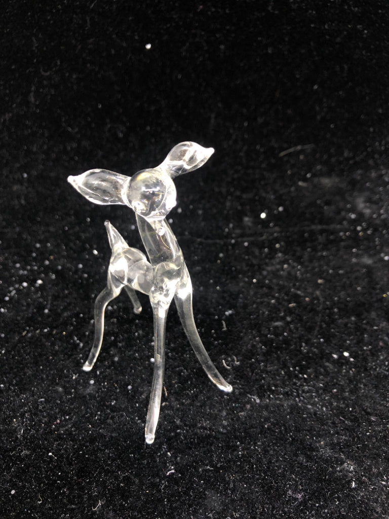 DELICATE GLASS DOE.