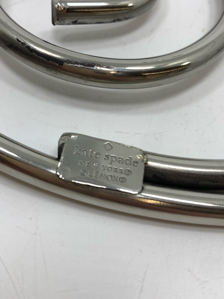 KATE SPADE SWIRL METAL TRIVET.