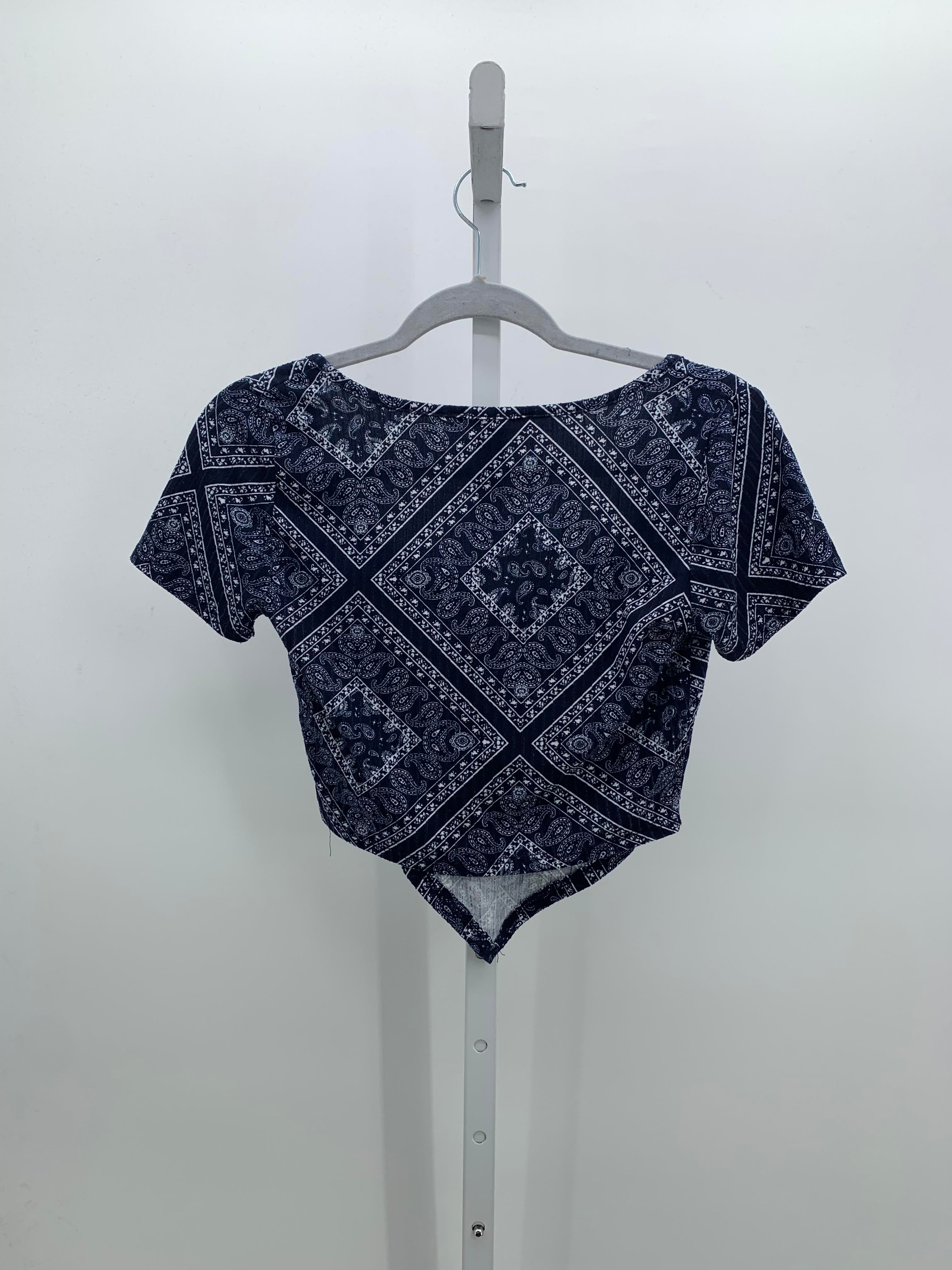 Forever 21 Size Large Juniors Short Sleeve Shirt