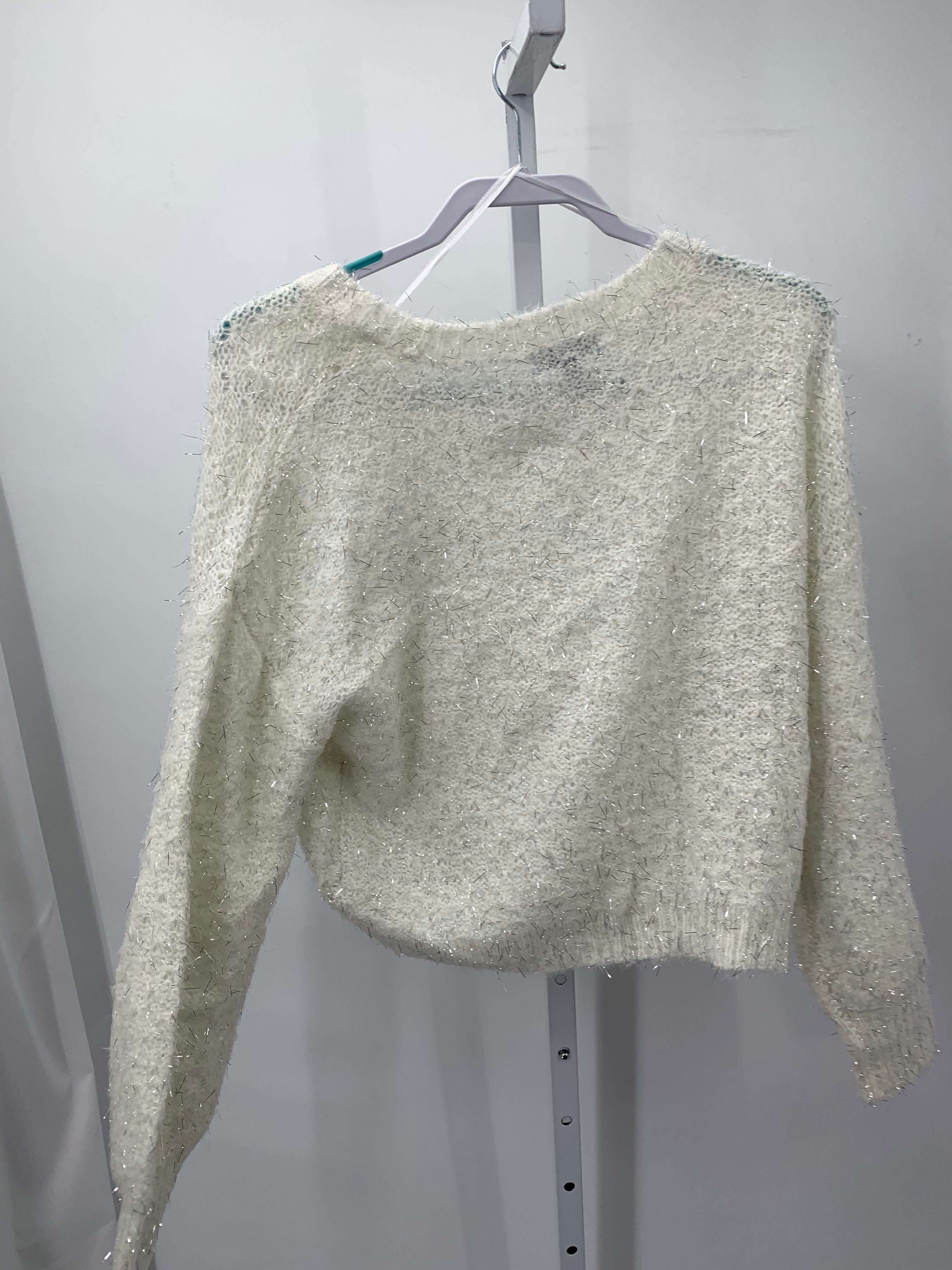 Size Medium Juniors Long Sleeve Sweater