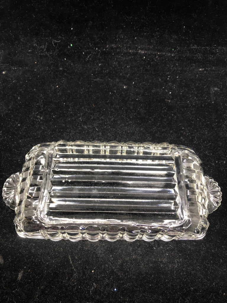 SMALL RIBBED GLASS CONDIMENT TRAY.