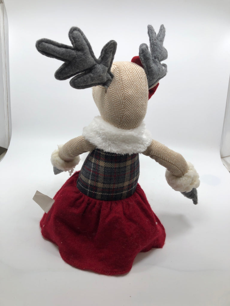 WEIGHTED PLAID SHIRT RED SKIRT REINDEER SHELF SIT.