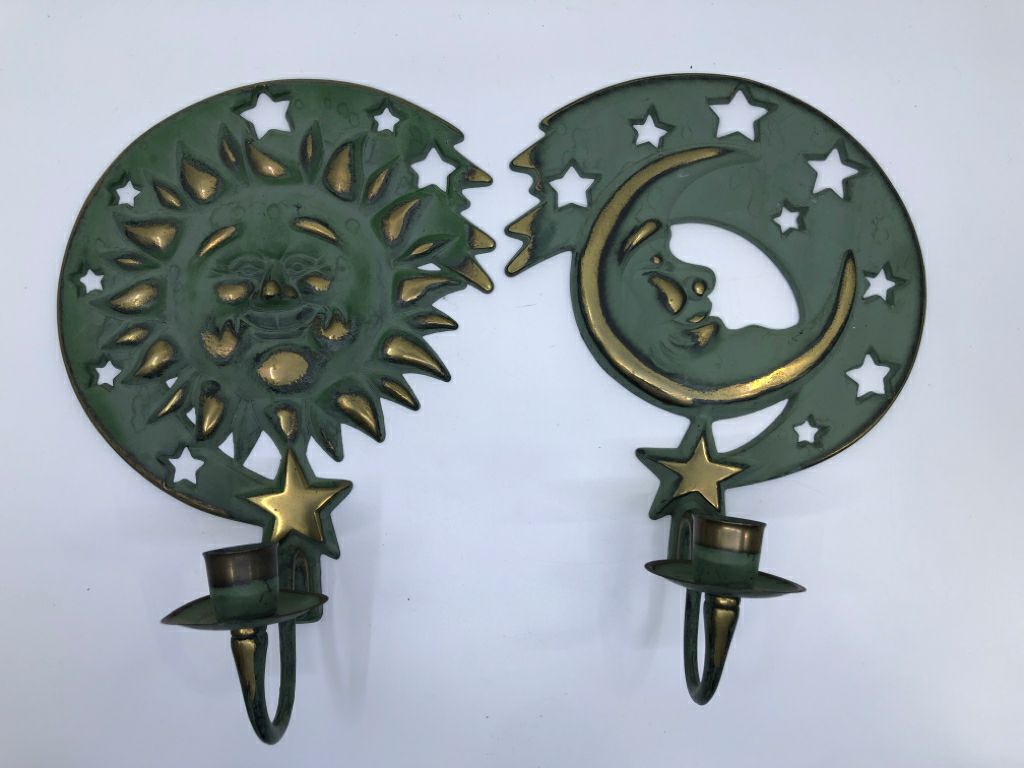 2pc METAL SUN/MOON GREEN CANDLE HOLDERS.