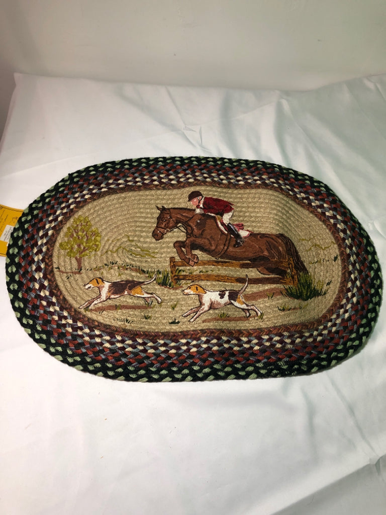 OVAL BRAIDED HUNT SCENE JOCKEY+ DOGS RUG.