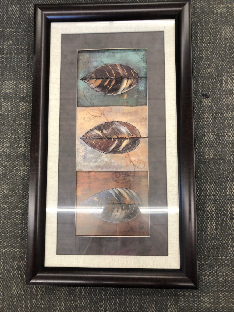 TRIPLE LEAVES FRAMED ART.
