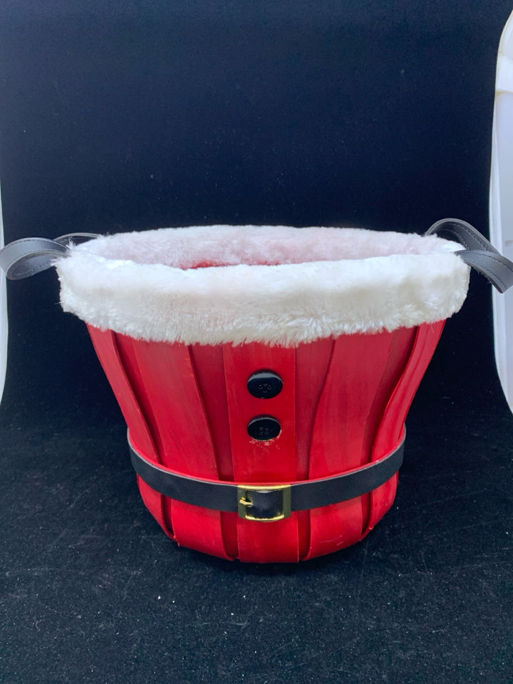 RED BASKET W HANDLES.