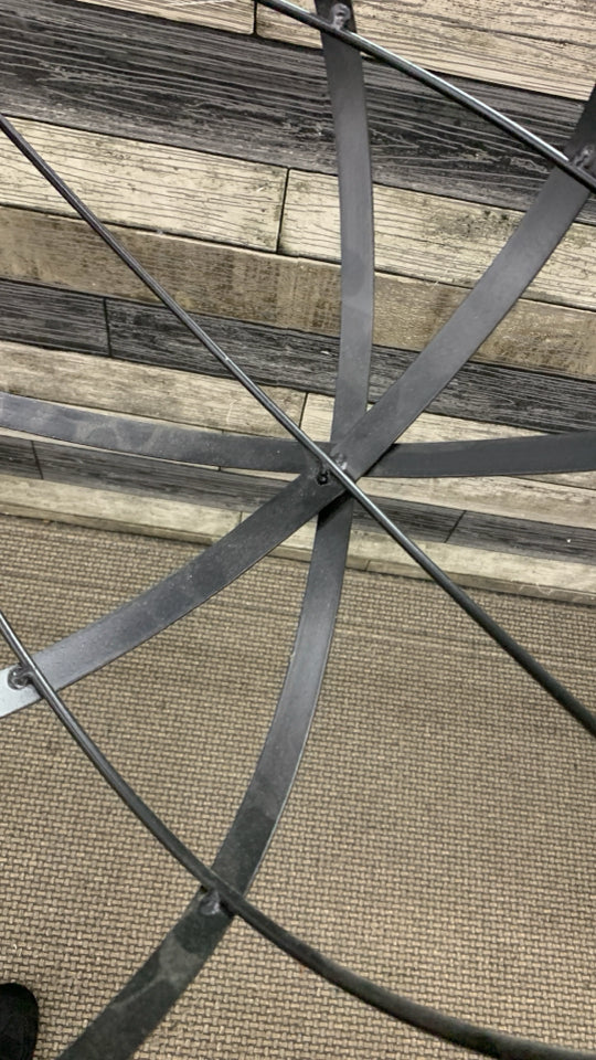 LG METAL ORB DECOR.
