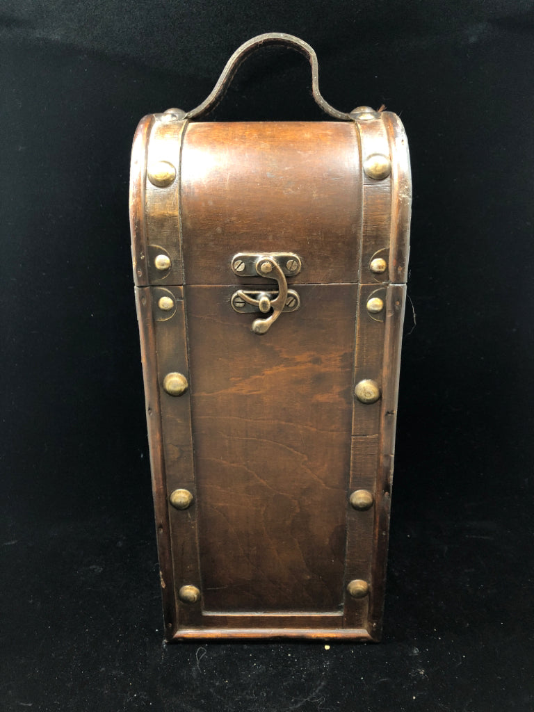 WOOD WINE BOX W/FAUX LEATHER HANDLE.