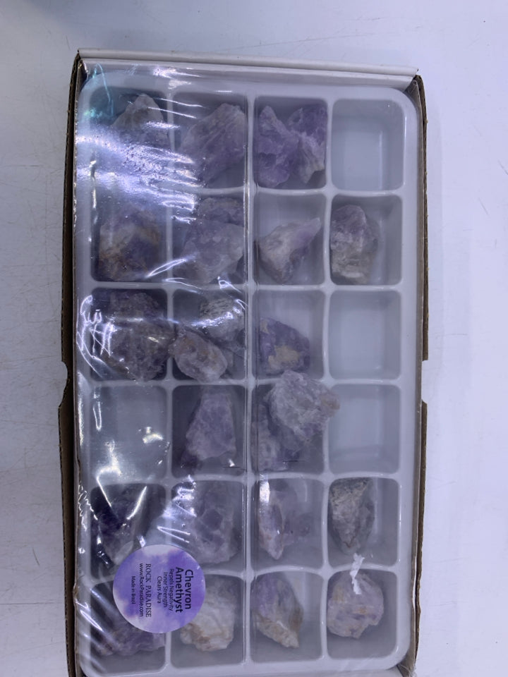 NIP CHEVRON AMETHYST.