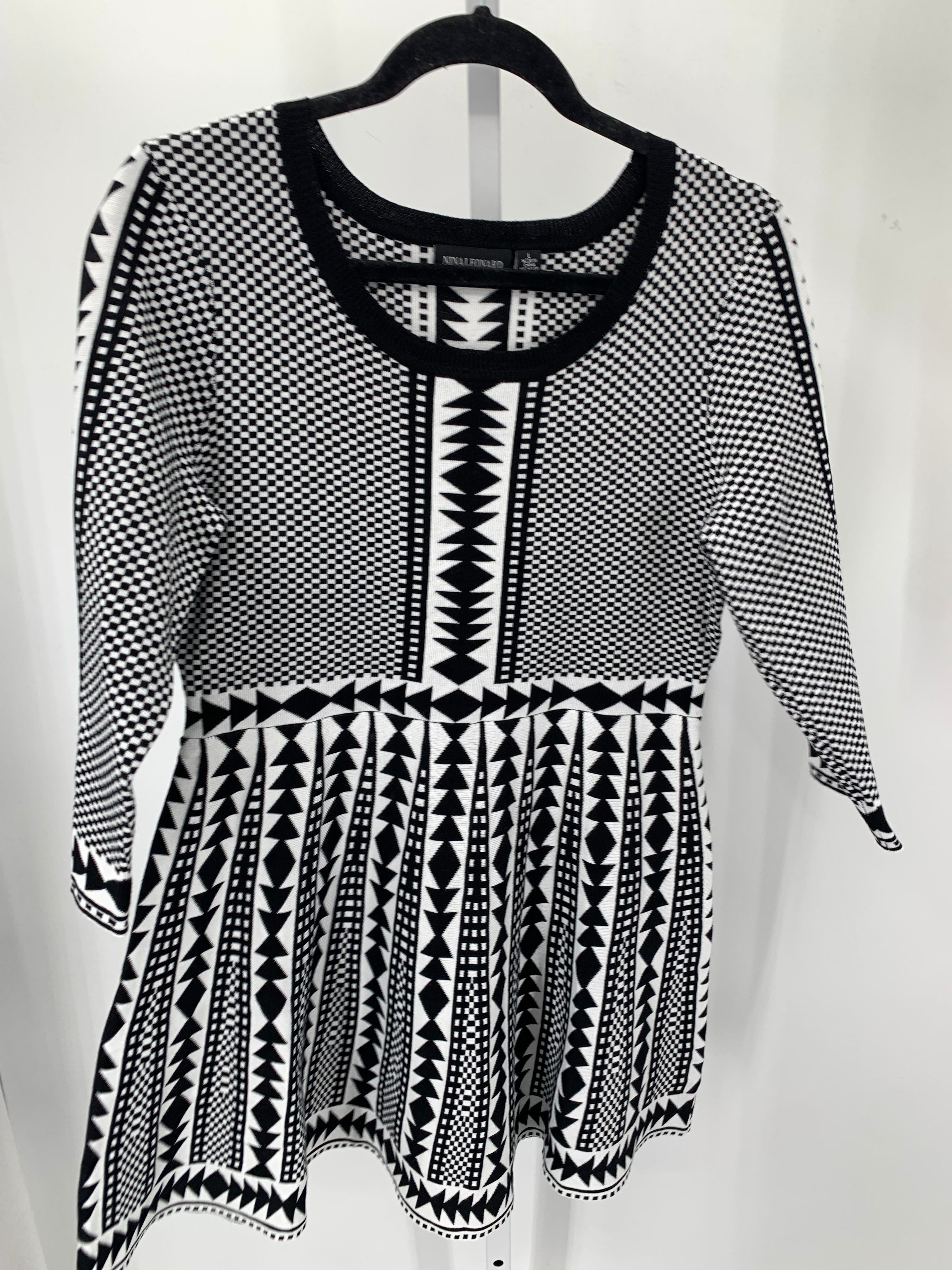 Size Large Misses 3/4 Sleeve Dress