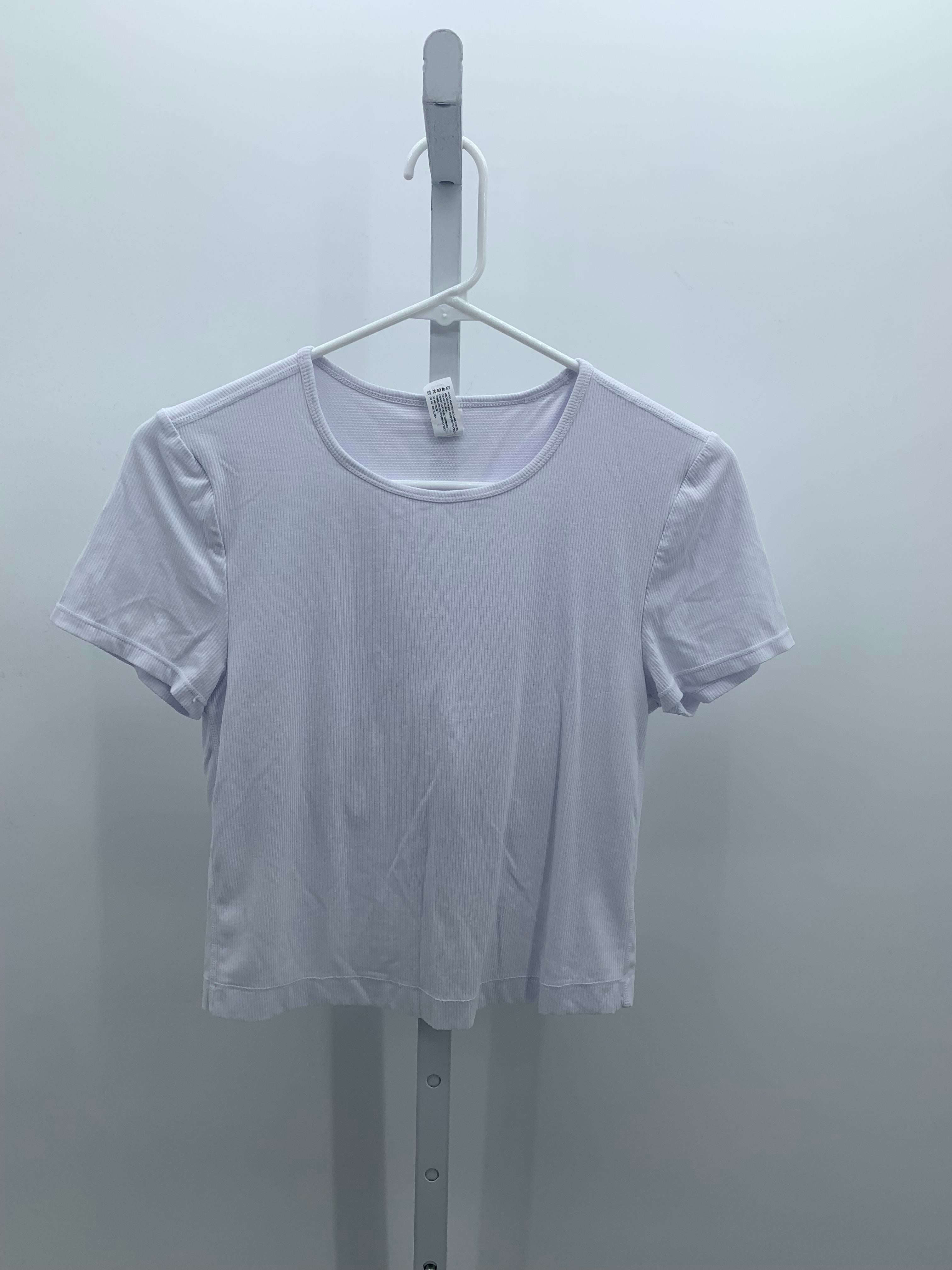 Yogalicious Size Medium Misses Short Sleeve Shirt