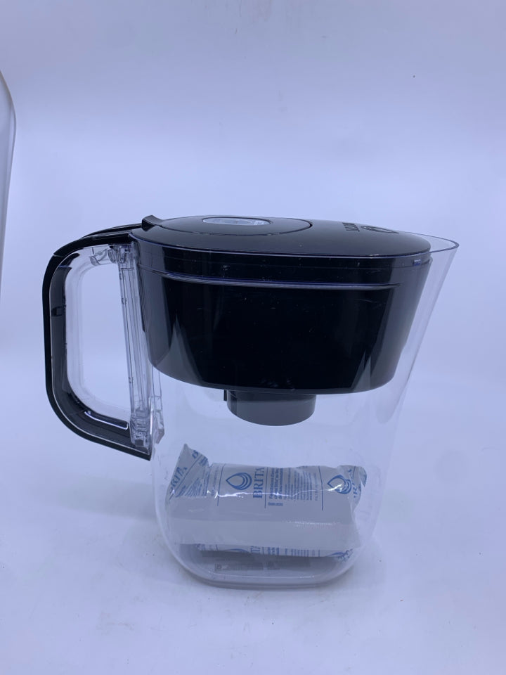 NEW BLACK BRITA WATER PITCHER W FILTER.