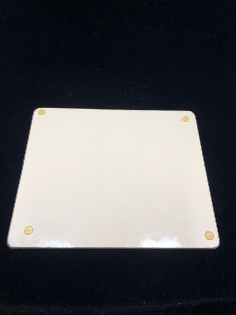 SM GARDENING CUTTING BOARD.