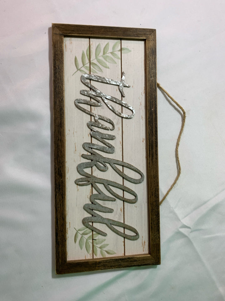 THANKFUL DISTRESSED WOOD WALL HANGING.