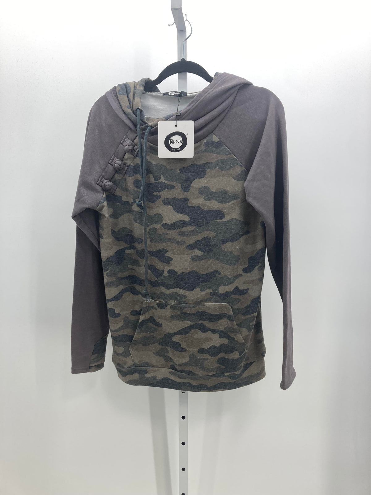 Rouge Size Medium Juniors Long Sleeve Shirt