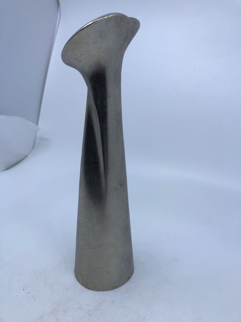 SLIM SILVER METAL VASE.