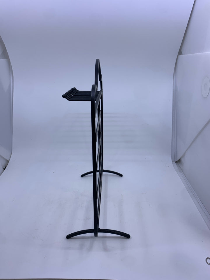 BLACK METAL JEWELRY STAND/HOLDER.