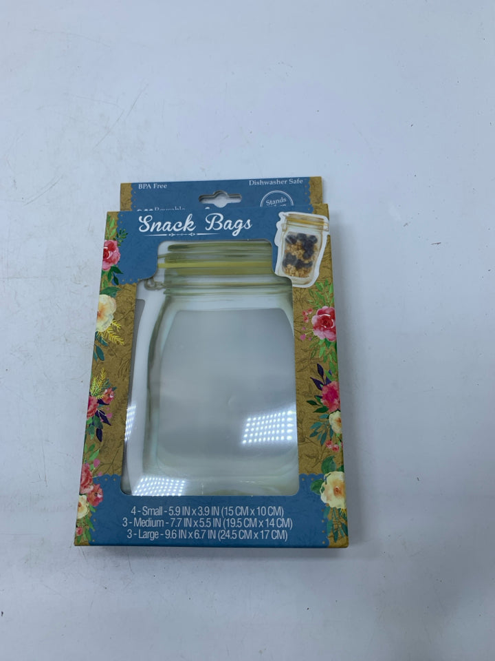 NIP MASON JAR SHAPED REUSABLE SNACK BAGS.