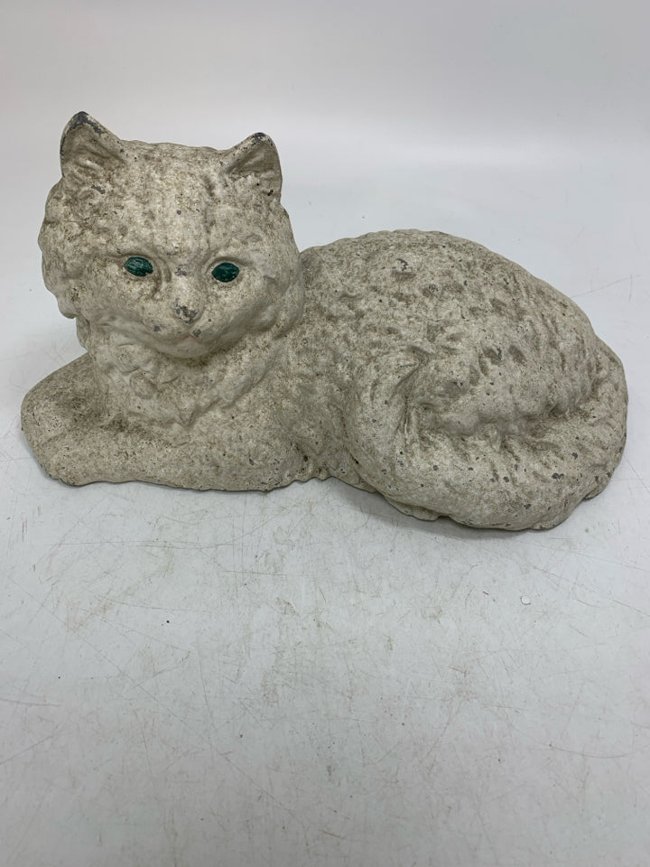 VTG HALLOW CAST IRON PERSIAN LAYING DOWN CAT W/ GREEN EYES.