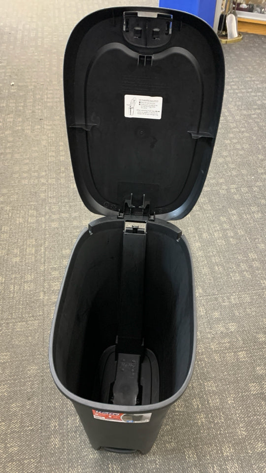 NEW HEFTY BLACK PLASTIC TRASH BARREL W/FLIP LID.