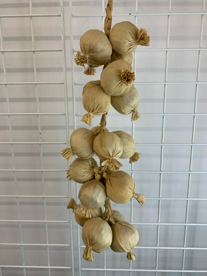 HANGING FAUX GARLIC BULBS.