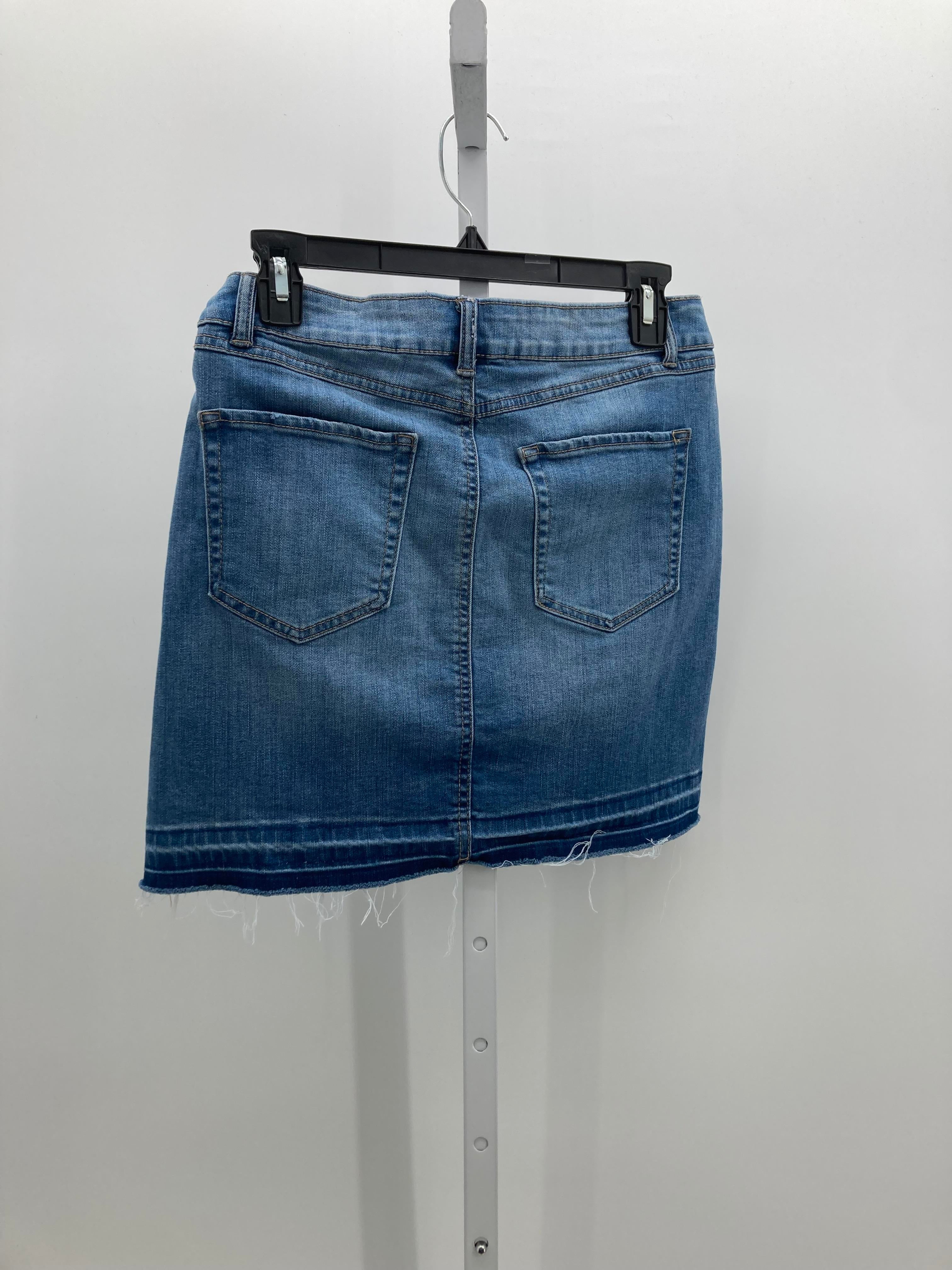 Size 7 Juniors Skirt