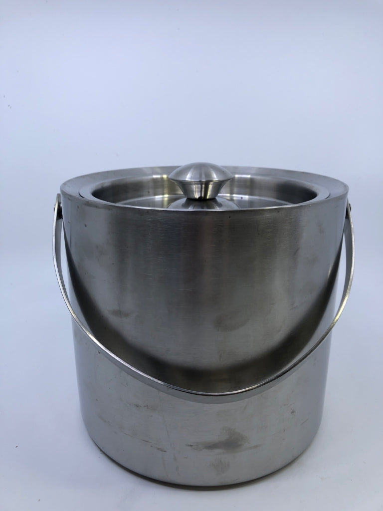 SILVER METAL ICE BUCKET W/ COVER,HANDLE.
